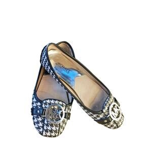 Michael Kors Fulton Moc Black‎ and White houndstooth flats 6.5m-used.